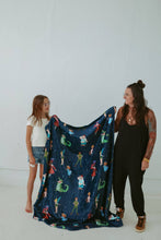 Load image into Gallery viewer, Ellie Sue Pan Throw Blanket