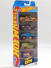 Load image into Gallery viewer, Hot Wheels 5 Car Gift Pack