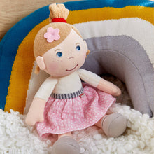 Load image into Gallery viewer, Snug Up Doll Lauren
