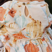 Load image into Gallery viewer, Burt's Bees Autumn Beauty Tunic Set
