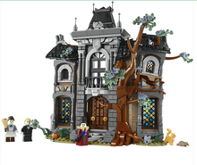 Load image into Gallery viewer, Lego Mayor Manor
