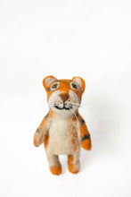 Load image into Gallery viewer, Tiger Finger Puppet
